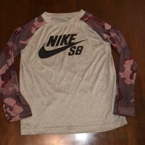 Nike SB long sleeve